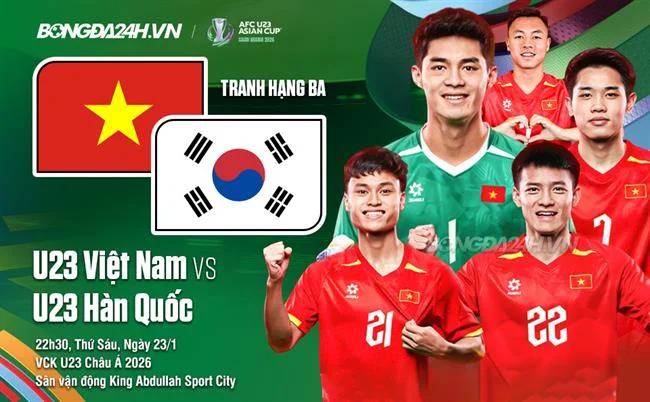 Cầu thủ bóng rổ đang úp rổ trong trận đấu sôi động